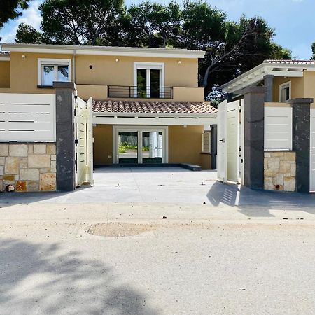 Nuova Residenza Dei 7 Pini A Pochi Passi Dal Mare Διαμέρισμα Porto Pino Εξωτερικό φωτογραφία