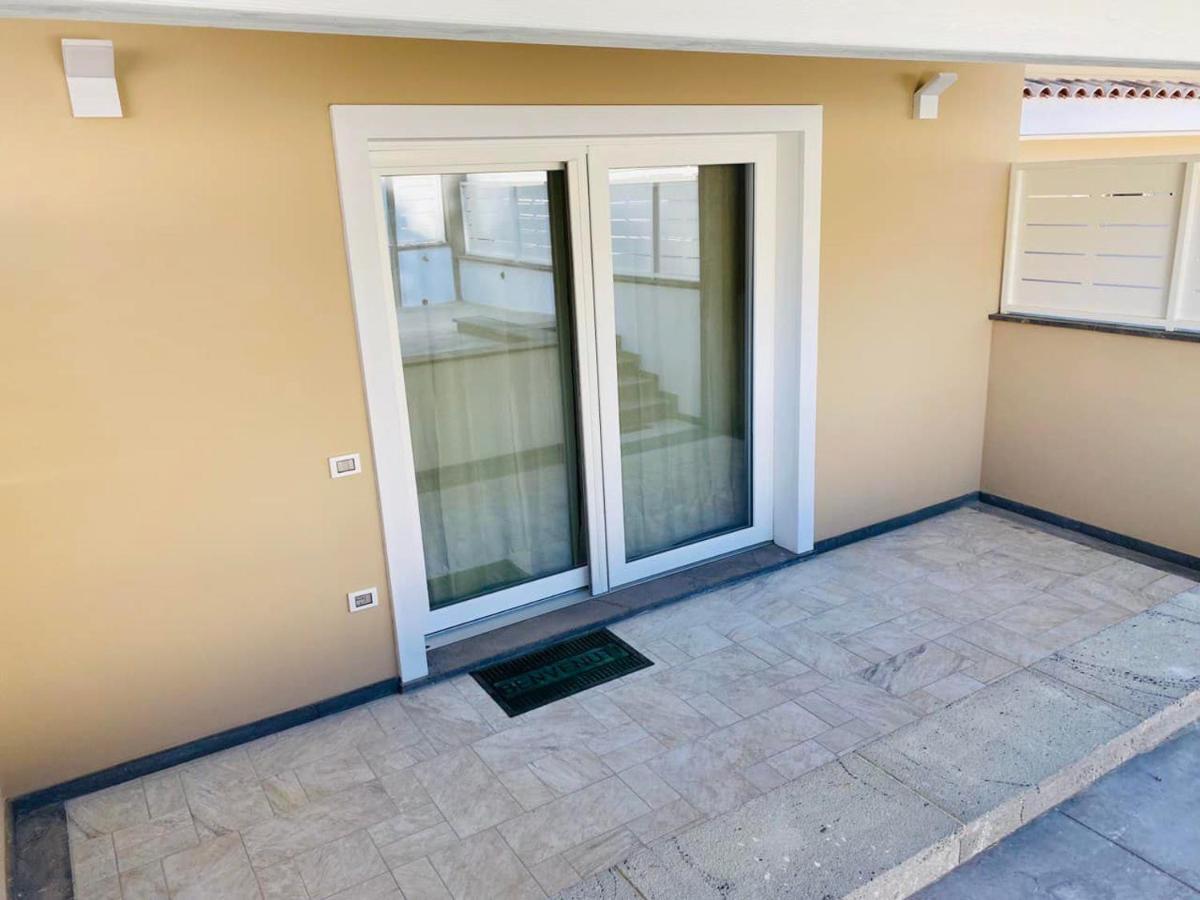 Nuova Residenza Dei 7 Pini A Pochi Passi Dal Mare Διαμέρισμα Porto Pino Εξωτερικό φωτογραφία